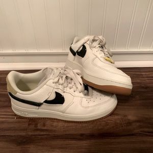 Nike Womens Air Force 1 Size 8.5 Shoe